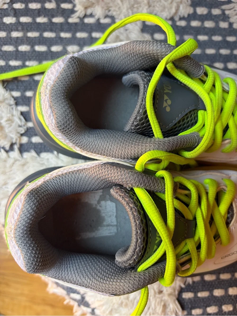 Yonex Kids White and Neon Green badminton shoes